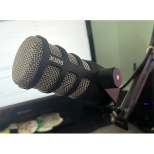 USB Versatile Dynamic Broadcast Microphone With XLR and USB Connectible